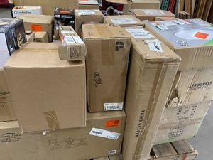 Pallet with assorted Branded Lightning most in like new condition