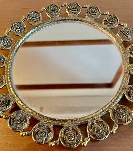 lot 86 image: Small Rose Themed Vanity Tray