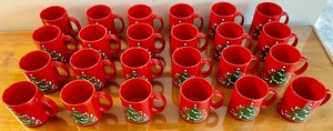 lot 94 image: 24 Waechtersbach of Germany Holiday Mugs
