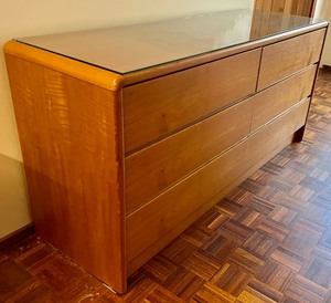 lot 78 image: Mid Century 6 Drawer Dresser with a Glass Top