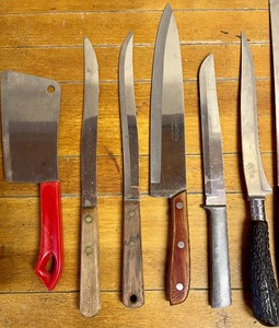 lot 113 image: Lot of Knives and Sharpeners