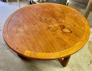lot 128 image: Round Wooden Accent Table