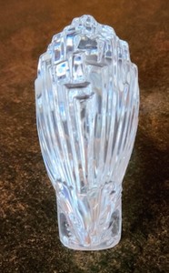 lot 12 image: Baccarat Crystal Porcupine Figurine