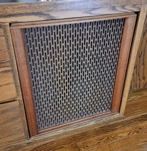 lot 18 image: Pair of Vintage JLB 4321 Speakers