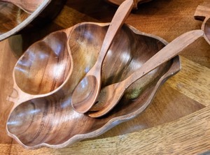 lot 27 image: Wood Servingware