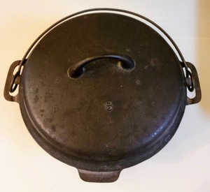 lot 46 image: Cast Iron Dutch Oven