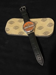 Harley Davidson Mens Watch with Leather Band New in working condition