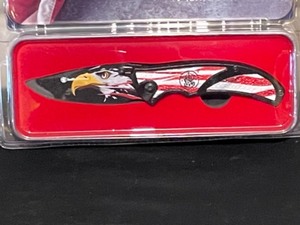 Smith & Wesson Heros Flag Knife with Tin Collector Box