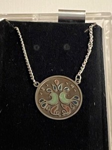 Necklace Round with Birds