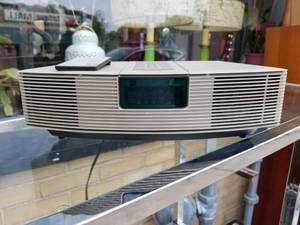 lot 29 image: Bose Connoisseur Edition