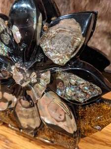 lot 22 image: Mid Century Modern Lucite Flower Napkin Holder