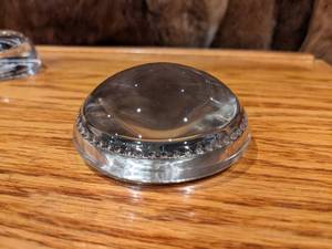 lot 37 image: Collectible The White House Paperweight