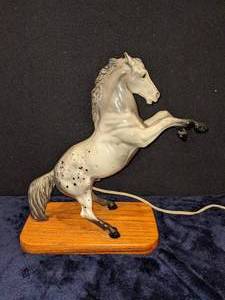 lot 78 image: Rare Rearing Apaloosa Horse Night Light Lamp