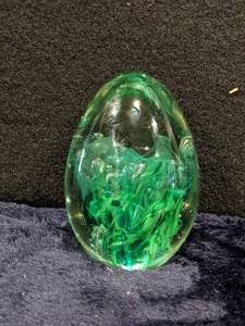 lot 104 image: Art Glass Green Orchids Egg Shaped Paperweight, Signed MSH 1991
