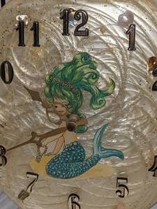 lot 117 image: 1950s Lucite Toilet Seat Clock wMermaid