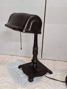 lot 150 image: 1920s Cast Metal Desk Lamp wOrnate Base