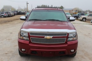 lot 8 image: 2010 Chevrolet Suburban 1500 LTZ 4x4