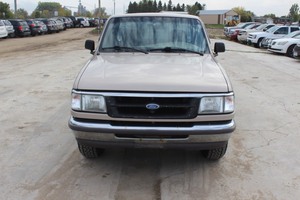 lot 4 image: 1997 Ford Ranger - 5 Speed Manual -