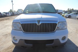 lot 5 image: 2003 Lincoln Navigator 4x4