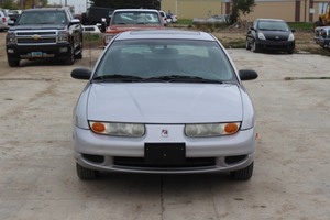 lot 9 image: 2001 Saturn S-Series SL1