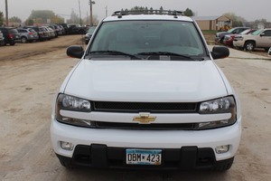 lot 5 image: 2005 Chevrolet Trailblazer LT 4x4 - 2 Owners -