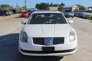 lot 5 image: 2005 Nissan Maxima