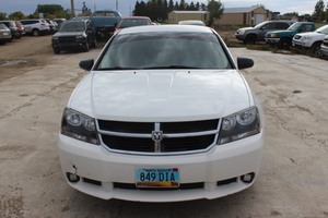 lot 9 image: 2009 Dodge Avenger RT
