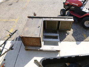 lot 19 image: Metal Work Bench