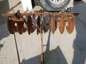 lot 20 image: Lawn Tractor Garden Disc