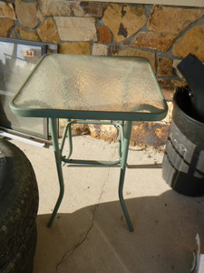 lot 25 image: Patio Table
