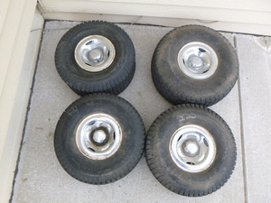 lot 29 image: 4 Golf Cart Tires and Rims