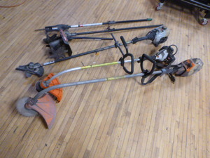 lot 36 image: 3 Weed Whips