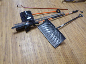 lot 41 image: Yard Tools
