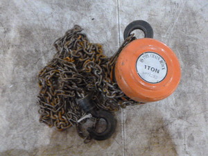 lot 78 image: HS Type Chain Block