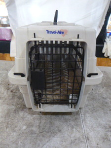 lot 87 image: Travel-Air Pet Carrier