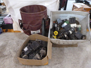 lot 90 image: Electrical Items