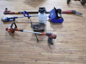 lot 122 image: Yard Tools