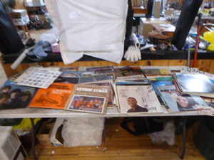 lot 140 image: Lot of Albums