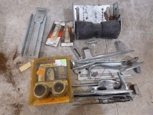 lot 185 image: Boat and Boat Trailer Hardware