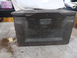 lot 186 image: Ammo Box