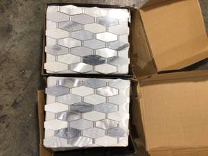 lot 43 image: Ankara 13 in. x 11.61 in. x 6mm Textured Stone Metal Mesh-Mounted Mosaic Tile (15.75 sq. ft.  case) by MSI Customer Returns See Pictures