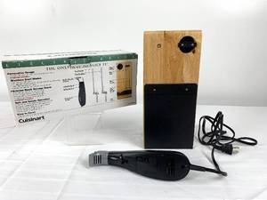 lot 205 image: Like New Cuisinart Electric Knife and A Set of New Tea Towels