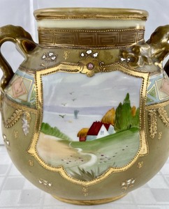 lot 254 image: Hand Painted Nippon Vase