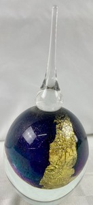 lot 255 image: Stunning Vintage Signed Art Glass Perfume Bottle