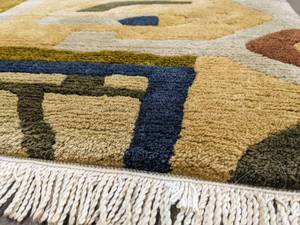 lot 307 image: Colorful Contemporary Fringed Wool Area Rug 64 x 37