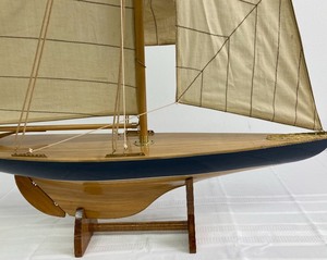 lot 23 image: Collectible Vintage Wood Sailboat with Stand
