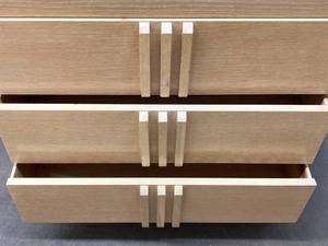 lot 83 image: Mid Century Modern Ballman Cummings Blonde Wood Dresser