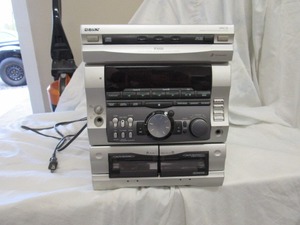 lot 1 image: SONY RX 66 BOOKSHELF STEREO