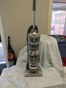 lot 4 image: Shark Navigator vacuum cleaner