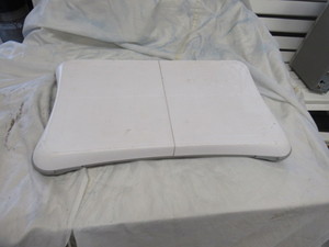 lot 10 image: WI Balance board